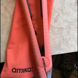 Amika Flatiron